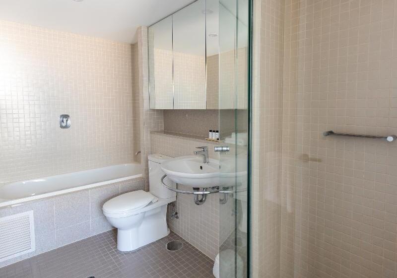 آپارتمان 3 خوابه, Oaks Glenelg Plaza Pier Suites