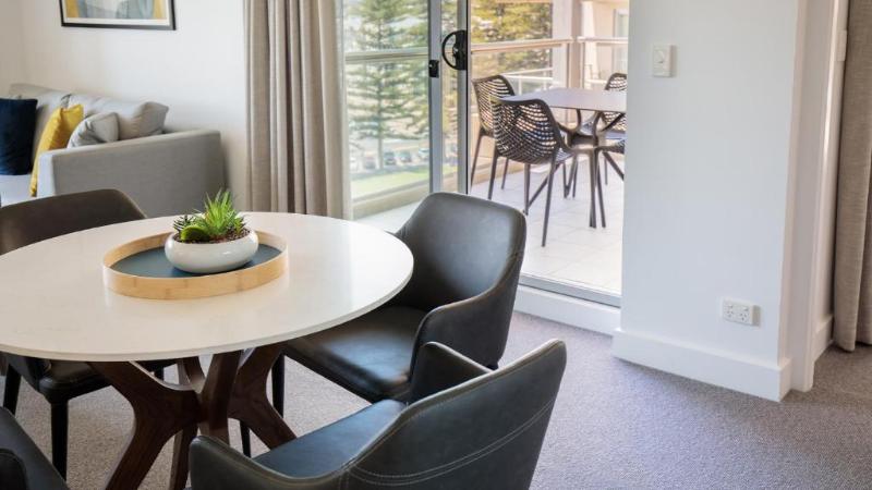 آپارتمان 2 خوابه, Oaks Glenelg Plaza Pier Suites