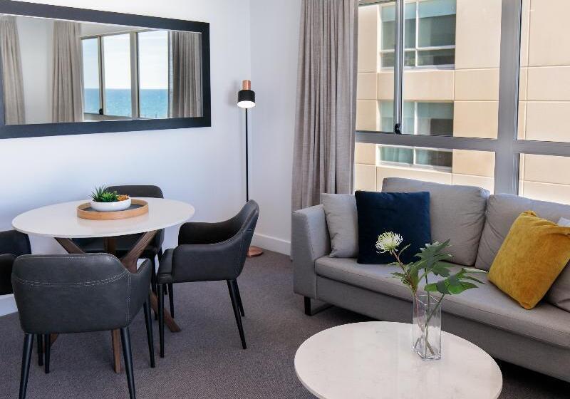 آپارتمان 2 خوابه با چشم‌انداز دریا, Oaks Glenelg Plaza Pier Suites