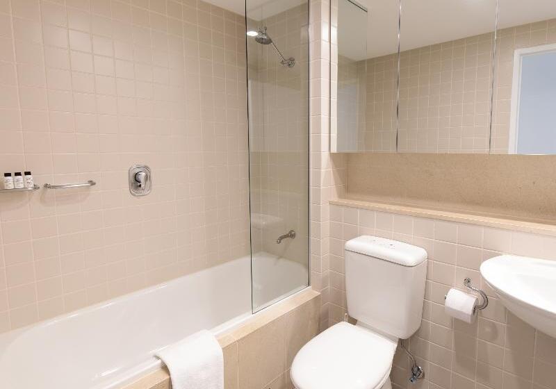 آپارتمان 2 خوابه با چشم‌انداز دریا, Oaks Glenelg Plaza Pier Suites