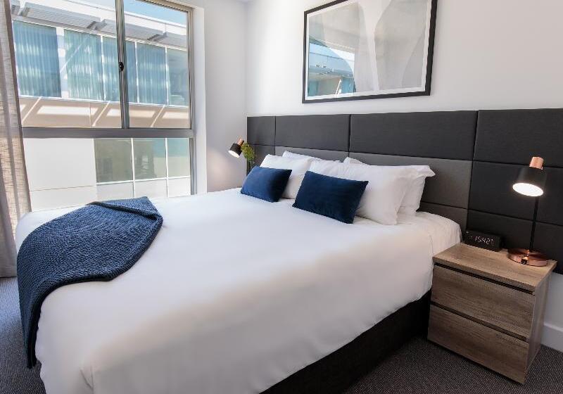 آپارتمان 3 خوابه, Oaks Glenelg Plaza Pier Suites