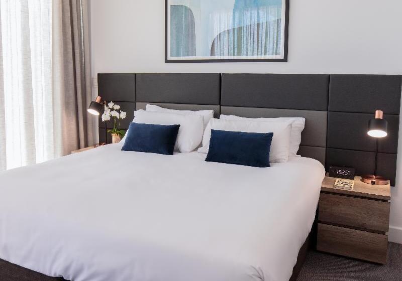 آپارتمان 3 خوابه, Oaks Glenelg Plaza Pier Suites