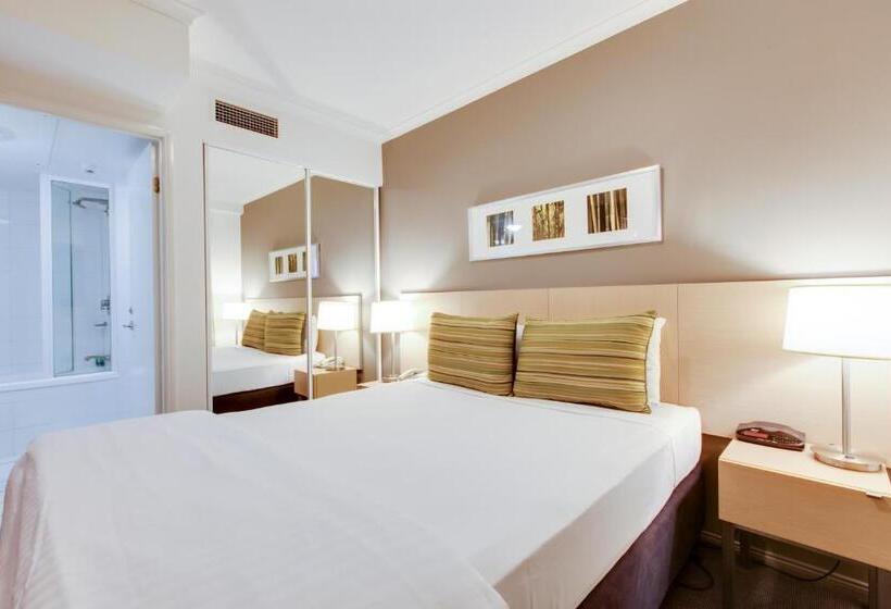 1 Bedroom Apartment River View, Oakwood  & Apartments Brisbane