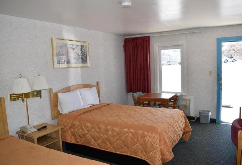 Семейный Номер, Pocono Night Lodge