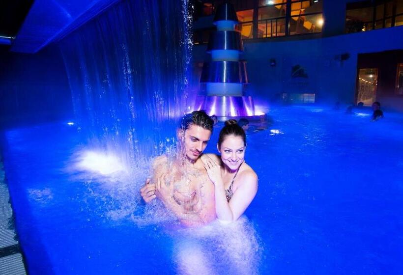 اتاق استاندارد با بالکن, Walliserhof Leukerbad Therme