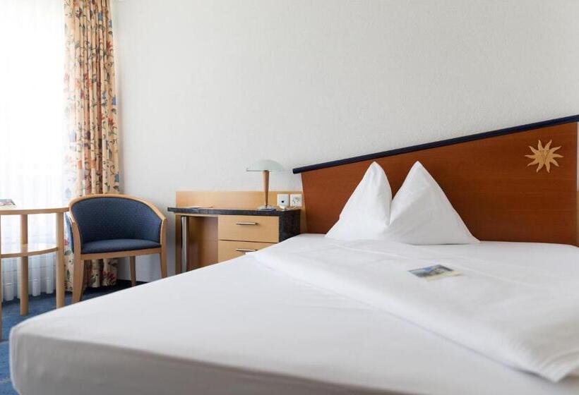 اتاق استاندارد یک نفره, Turmhotel Victoria Davos