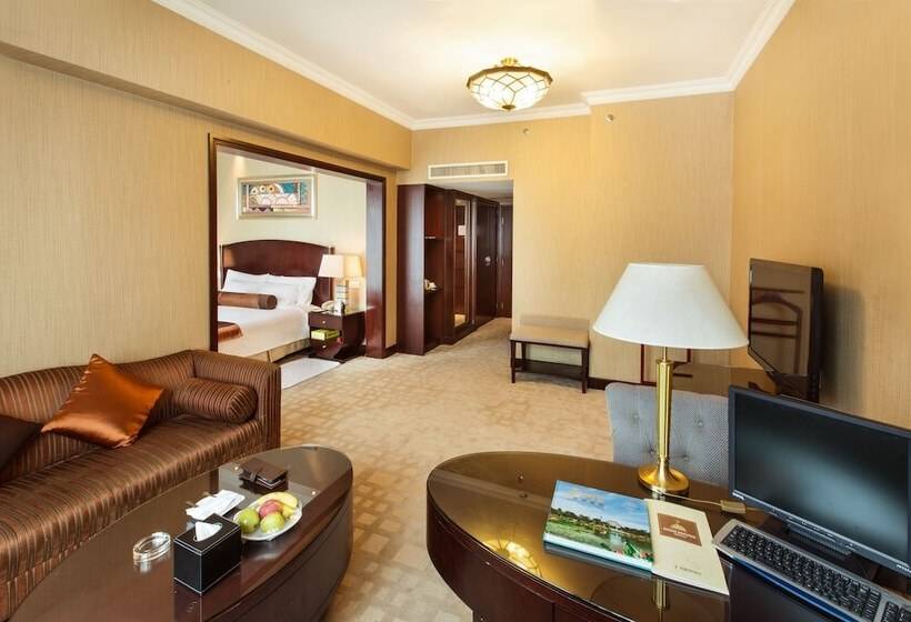 Люкс Superior, Grand International
