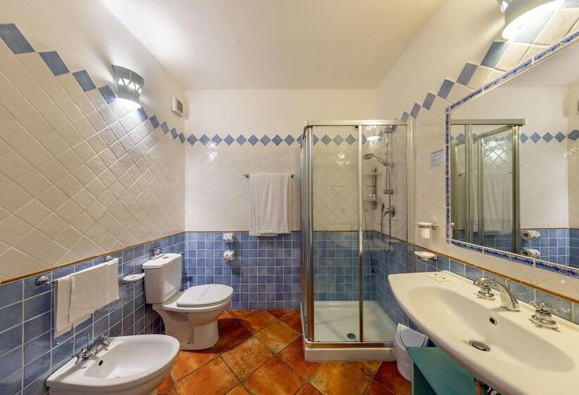 غرفة قياسية مطلّة علي البحر, Lh Pedraladda Resort