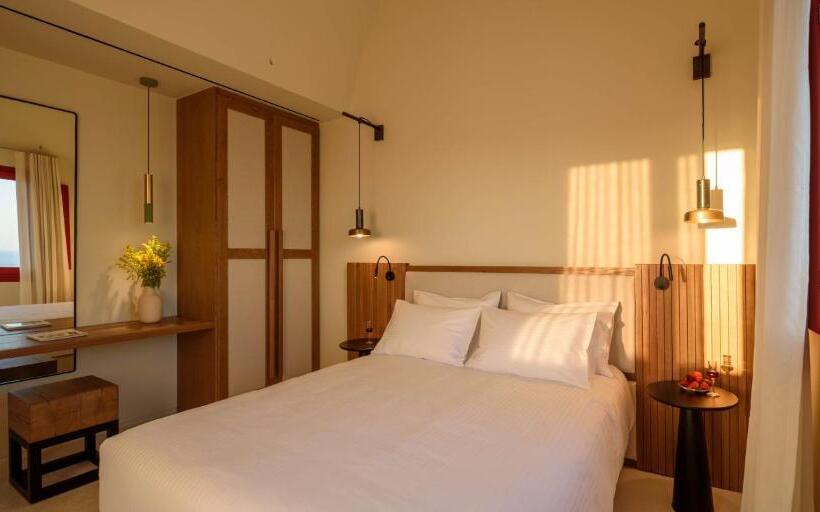 Comfort suite with sea view, Potnia Theron Suites