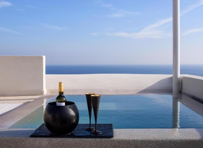바다전망 스위트 (자쿠지), Potnia Theron Suites
