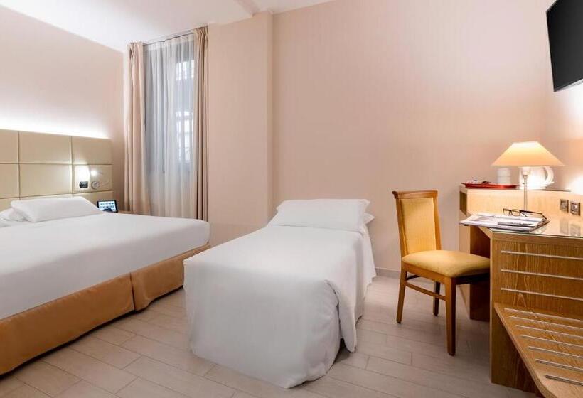 اتاق راحتی سه تخته, Best Western Cavalieri Della Corona