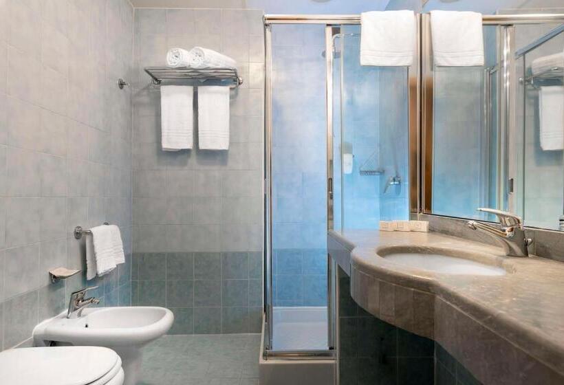 اتاق راحتی سه تخته, Best Western Cavalieri Della Corona