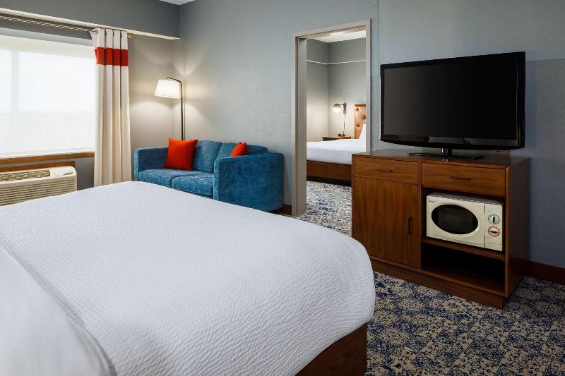 Suite Queen Bed, Four Points By Sheraton Louisville Airport