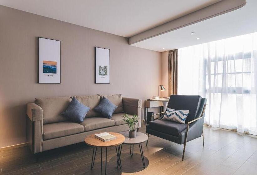 Номер Стандарт, Atour Hotel Huzhou Dongwu