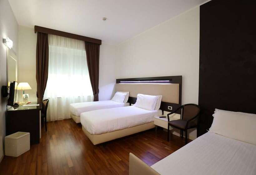 标准三人间, Grande Albergo Maugeri
