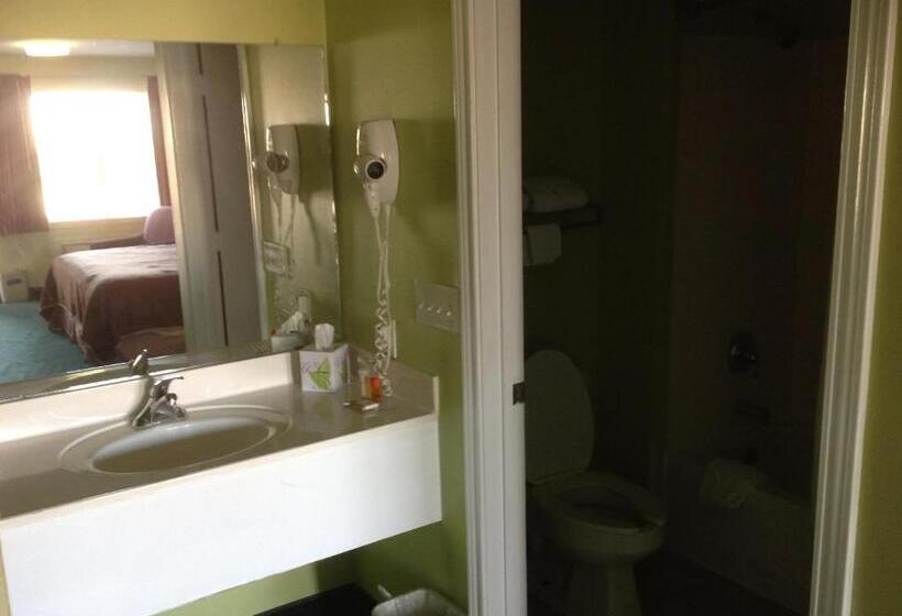 Люкс Deluxe Кровать Кинг, Howard Johnson By Wyndham Grand Prairie Near Lone Star Park