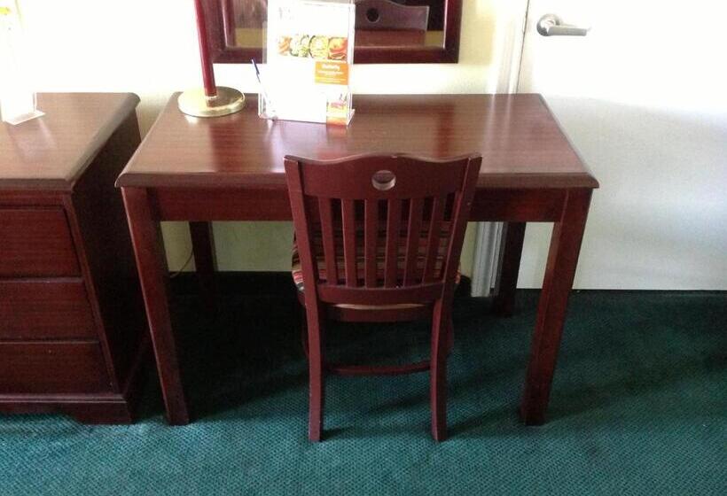 Стандартный Номер Кровать Кинг, Howard Johnson By Wyndham Grand Prairie Near Lone Star Park