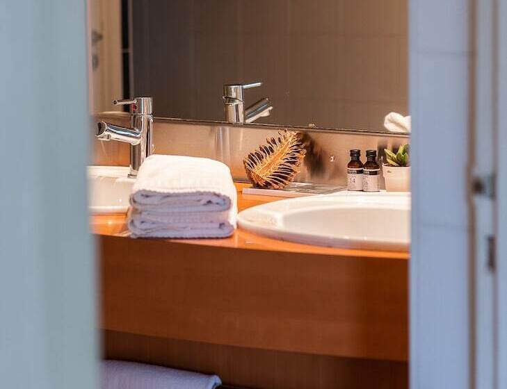 Номер Стандарт Вид на Озеро, Hôtel Sports & Spa La Voile D Or