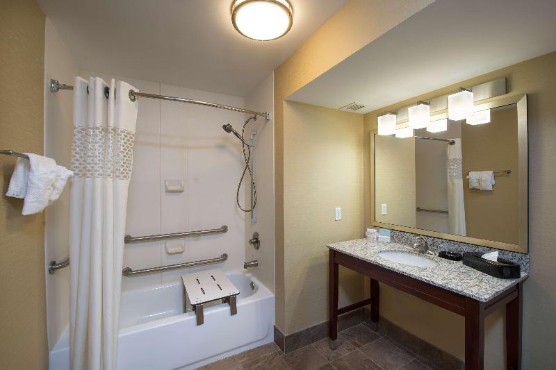 Стандартный Номер Кровать Кинг, Hampton Inn Cornelia