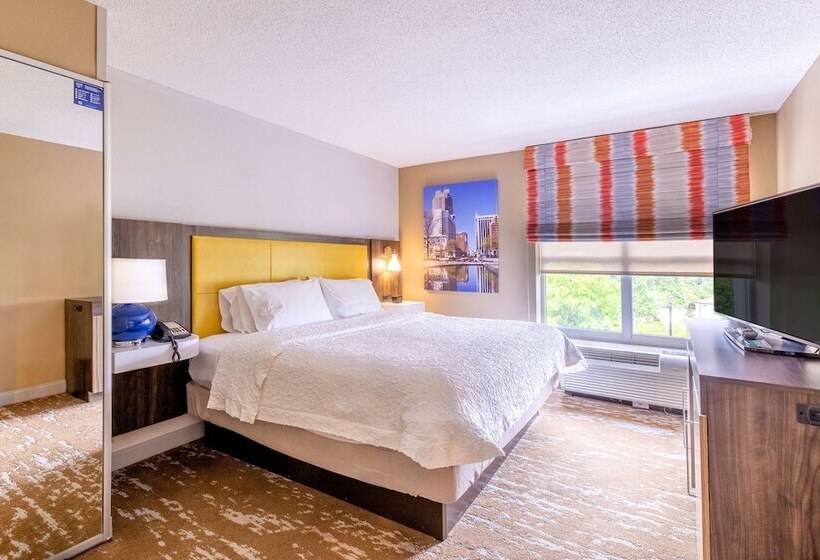سوییت, Hampton Inn & Suites Raleigh Cary Lenovo Center