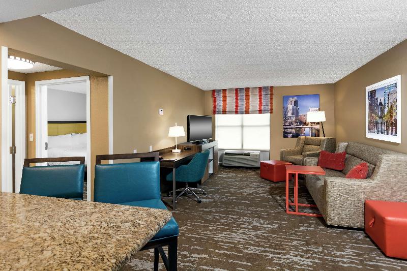 سوئیت با تخت بزرگ, Hampton Inn & Suites Raleigh Cary Lenovo Center