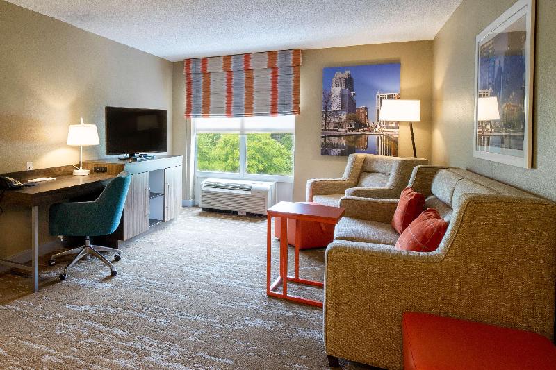سوئیت با تخت بزرگ, Hampton Inn & Suites Raleigh Cary Lenovo Center