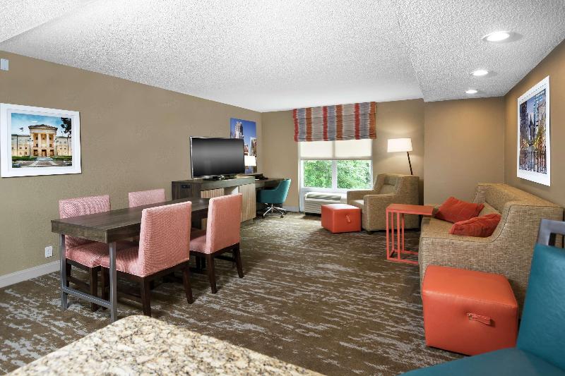 سوییت, Hampton Inn & Suites Raleigh Cary Lenovo Center
