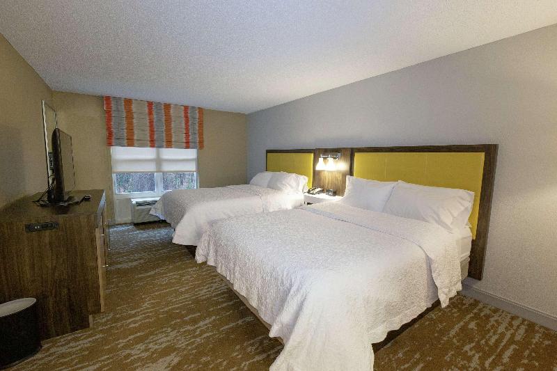 سوییت, Hampton Inn & Suites Raleigh Cary Lenovo Center