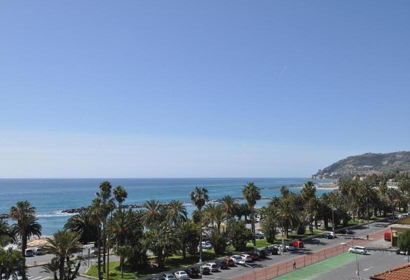 اتاق استاندارد با بالکن و چشم‌انداز دریا, Sole Mare