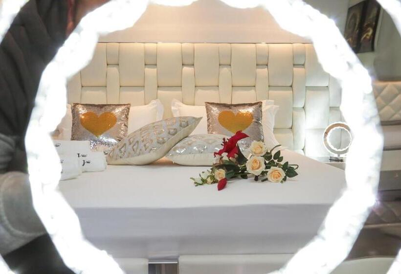 اتاق لوکس با بالکن, J Me Boutique Hotel   Adults Only