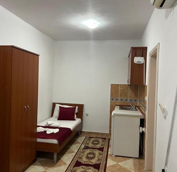 سوییت خانوادگی, Kasneci Apartments
