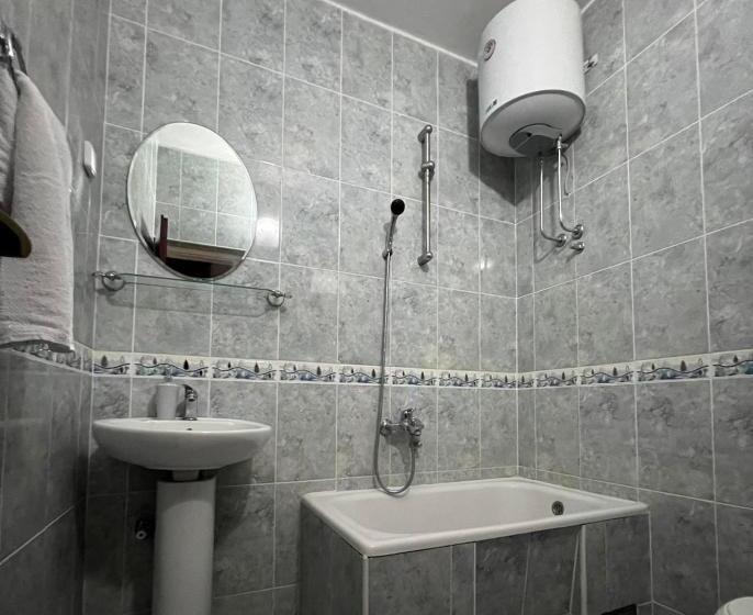 سوییت خانوادگی, Kasneci Apartments