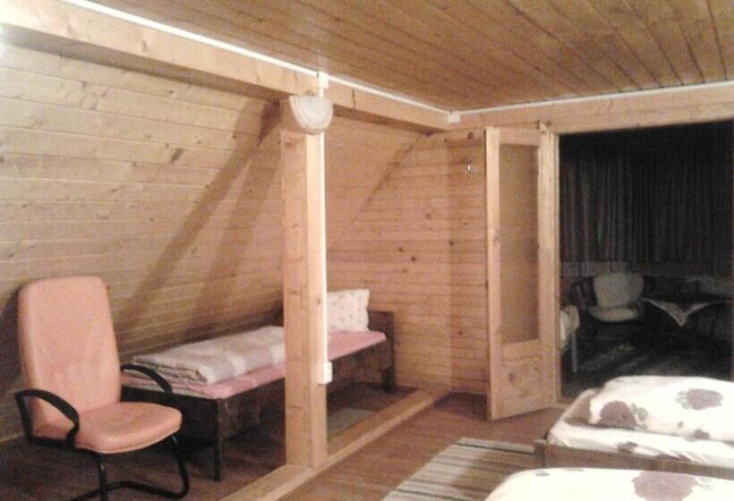 패밀리 스위트, Pensiunea Casa Motilor