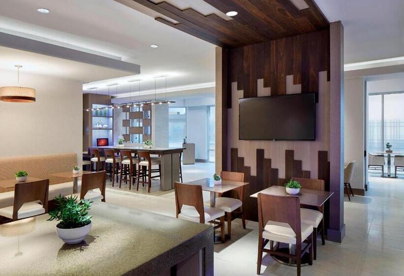 스탠다드 룸 더블 침대, Marriott Birmingham Grandview