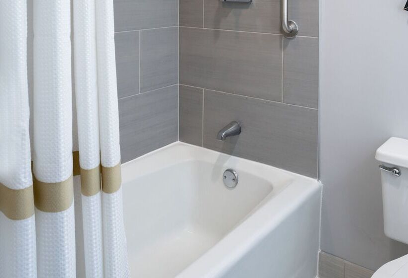 Номер Стандарт 2 Двуспальные Кровати, Marriott Greensboro Downtown