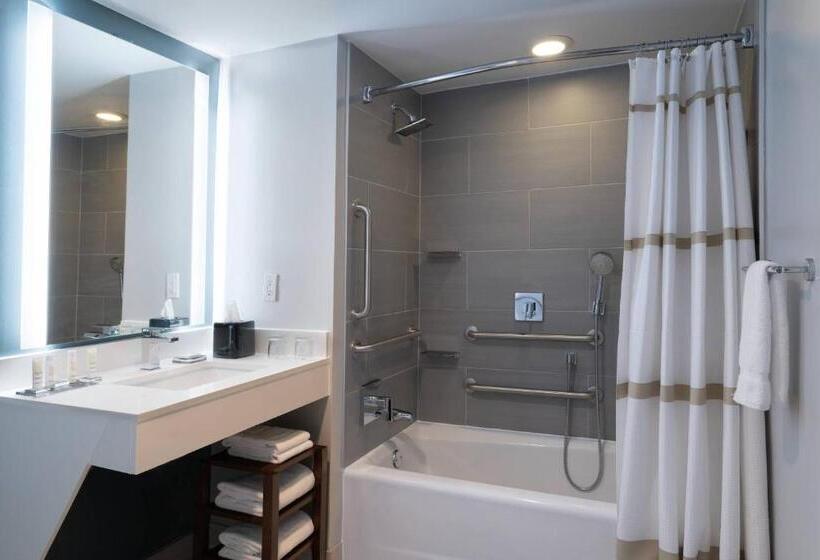 Номер Стандарт 2 Двуспальные Кровати, Marriott Greensboro Downtown