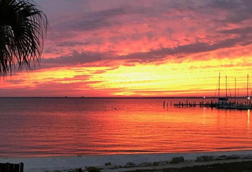 스탠다드 룸 킹사이즈 침대, Quality Inn & Suites Gulf Breeze Bayside Near Pensacola Beach
