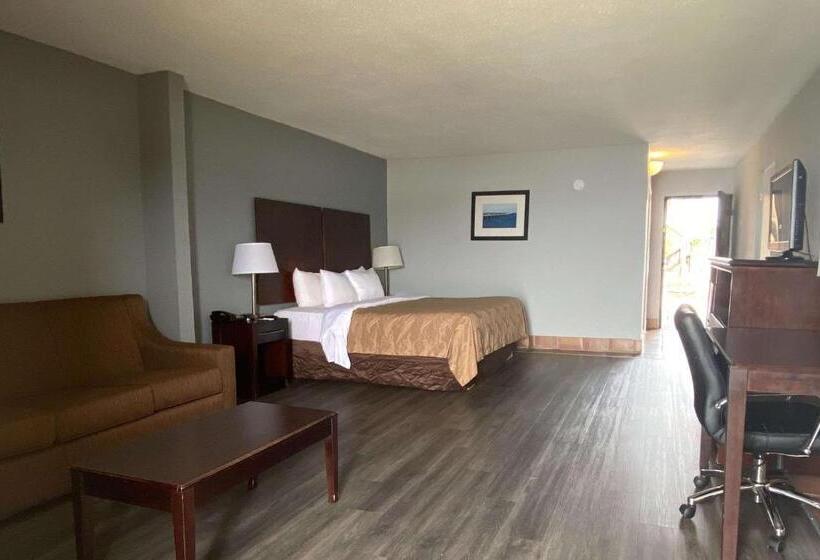 스위트 킹사이즈 침대, Quality Inn & Suites Gulf Breeze Bayside Near Pensacola Beach