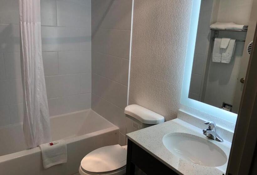 Студия Стандарт, Red Lion Inn & Suites Elk Grove Village