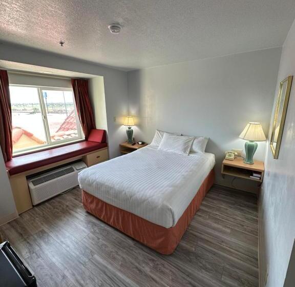 Номер Стандарт Адаптированный для Инвалидов, Microtel Inn & Suites By Wyndham Gallup   Pet Friendly