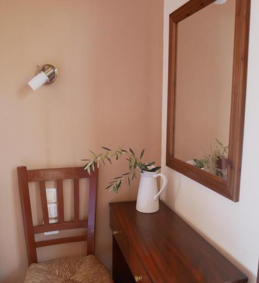 اتاق استاندارد یک نفره, Poseidon Rooms