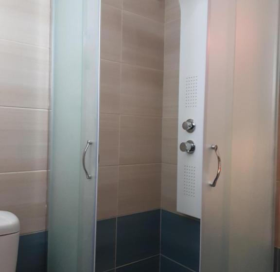 اتاق لوکس با چشم‌انداز دریا, Poseidon Rooms