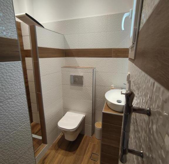 اتاق اکونومی, Poseidon Rooms