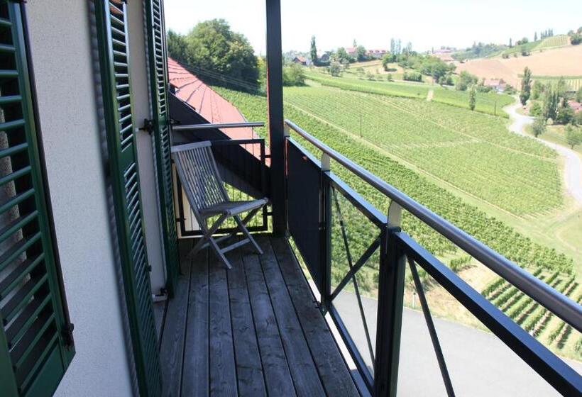 Номер Стандарт с Балконом, Zweytick Gästezimmer Weingut