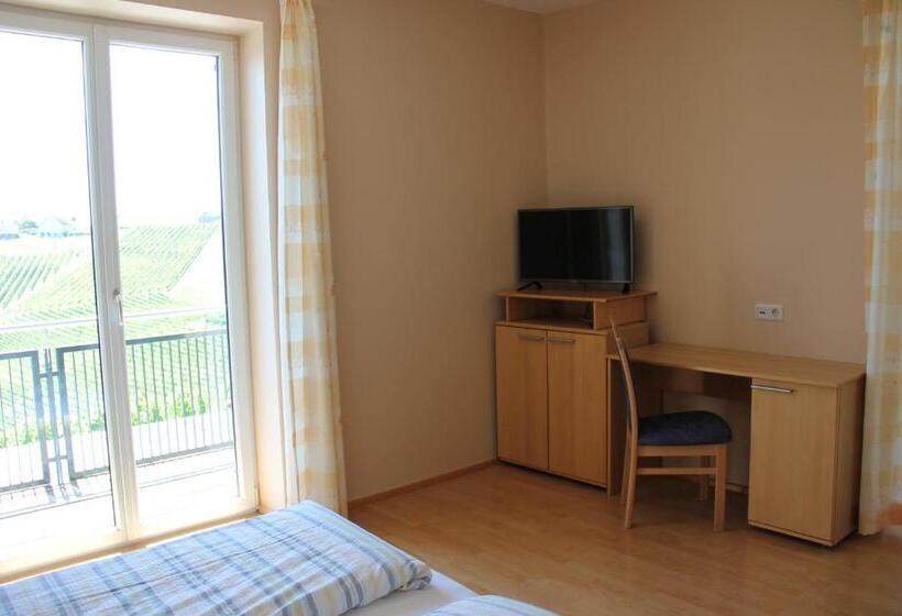 Номер Стандарт с Балконом, Zweytick Gästezimmer Weingut