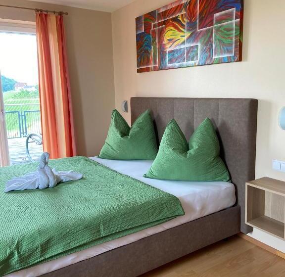 Номер Стандарт с Террасой, Zweytick Gästezimmer Weingut