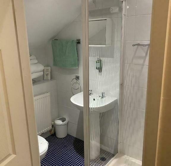 Номер Стандарт, Rossdene House