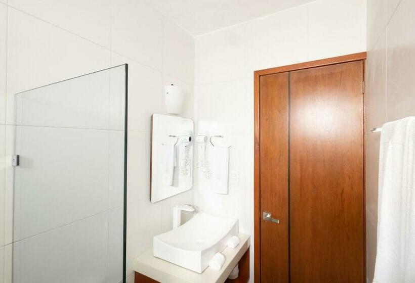اتاق لوکس با تخت بزرگ, Saastah Hotel Boutique
