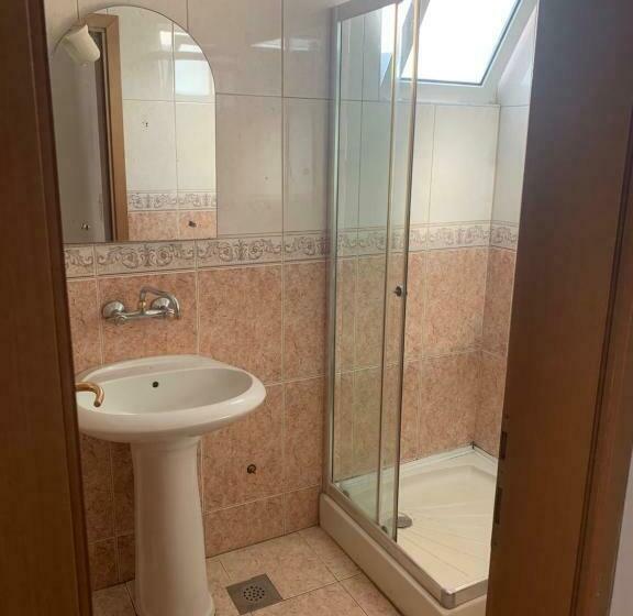 اتاق خانوادگی, Apartments Dibra
