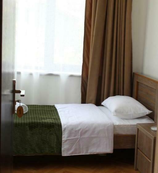 اتاق استاندارد یک نفره, Guest House Chiko